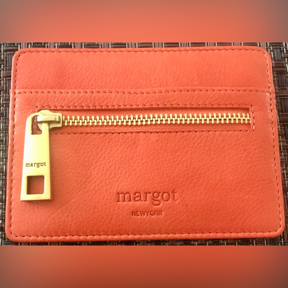 Margot Cleo Leather Card Holder with Gold Zipper